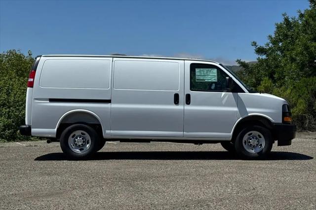 2026 Chevrolet Express Cargo Van 2500 Regular Wheelbase, WT, RWD
