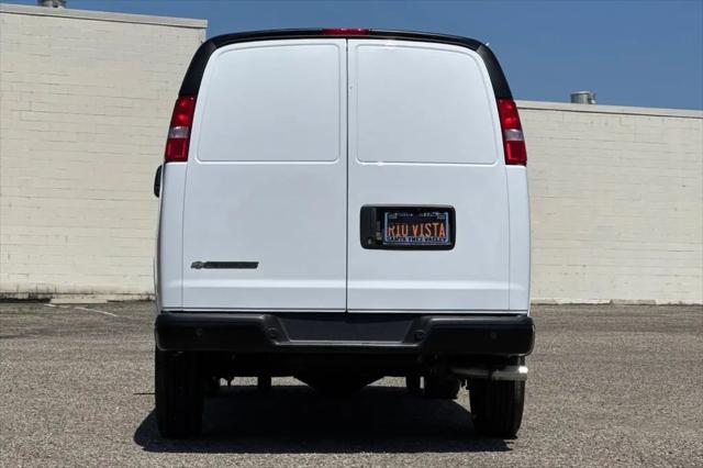 2026 Chevrolet Express Cargo Van 2500 Regular Wheelbase, WT, RWD