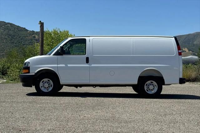2026 Chevrolet Express Cargo Van 2500 Regular Wheelbase, WT, RWD