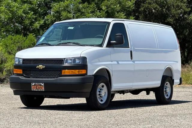 2026 Chevrolet Express Cargo Van 2500 Regular Wheelbase, WT, RWD