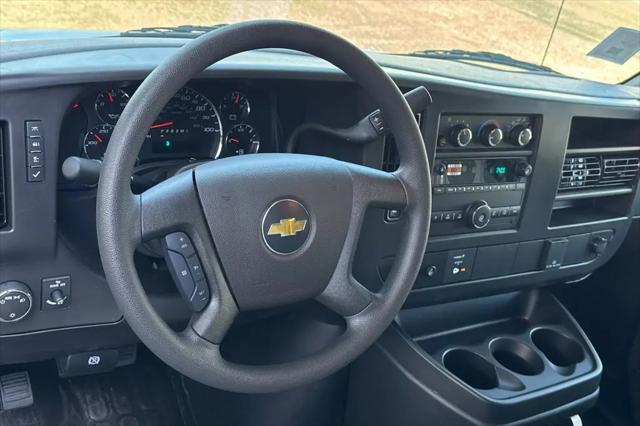 2026 Chevrolet Express Cargo Van 2500 Regular Wheelbase, WT, RWD