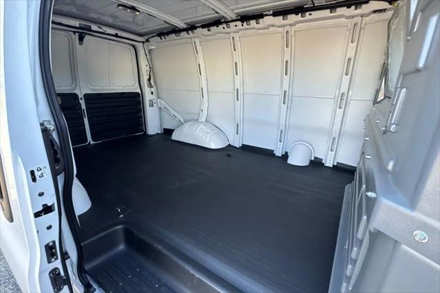 2026 Chevrolet Express Cargo Van 2500 Regular Wheelbase, WT, RWD