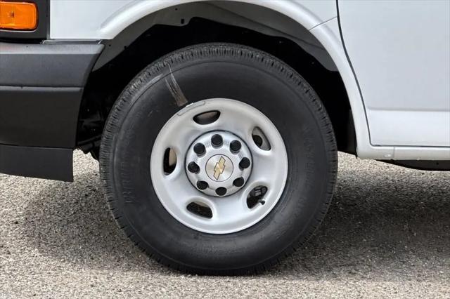 2026 Chevrolet Express Cargo Van 2500 Extended Wheelbase, WT, RWD
