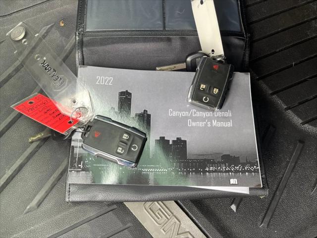 2022 GMC Canyon 4WD Crew Cab Short Box Denali