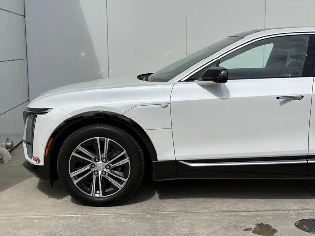 2024 Cadillac iQ Luxury w/1SE