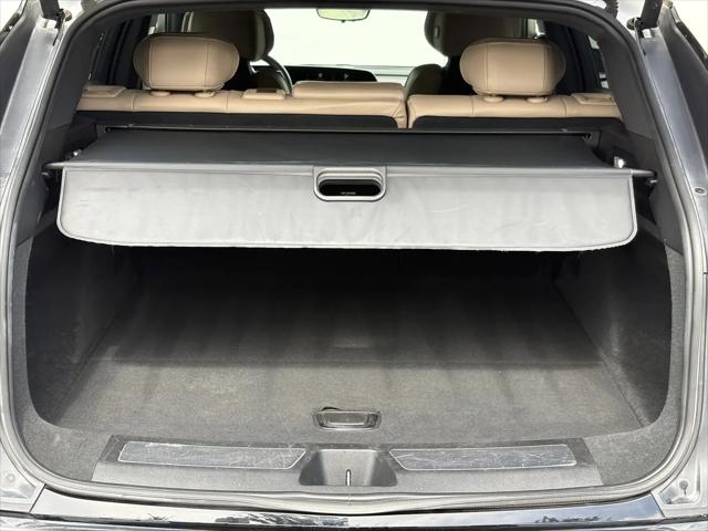 2024 Cadillac iQ Luxury w/1SE