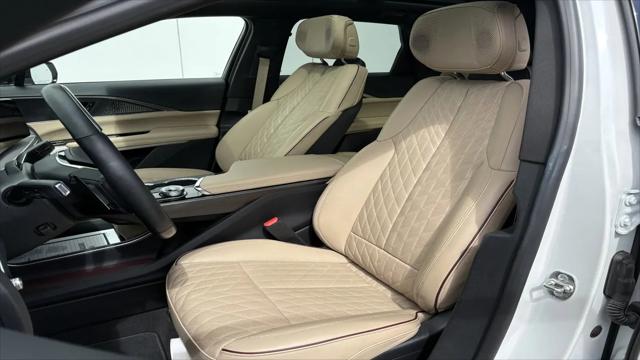 2024 Cadillac iQ Luxury w/1SE