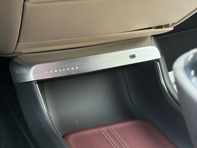 2024 Cadillac iQ Luxury w/1SE