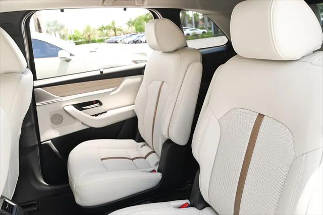 2024 Mazda X-90 Premium Plus