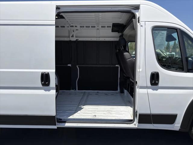 2025 Ram ProMaster 2500 Cargo Van Tradesman High Roof 159" WB w/Pass Seat