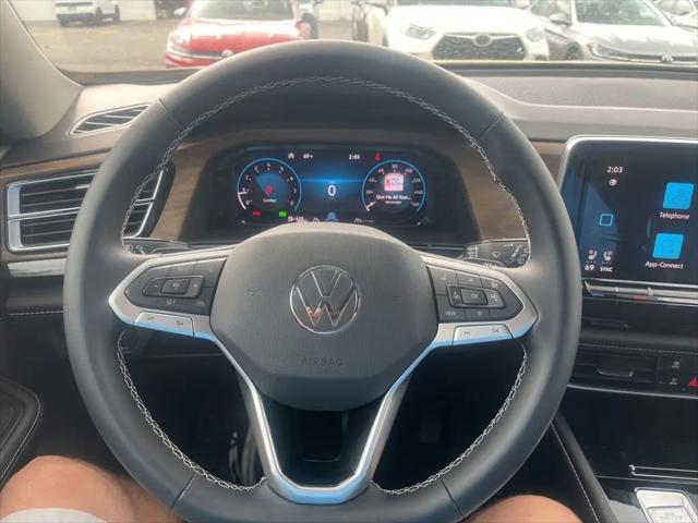 2026 Volkswagen Atlas SE with Technology