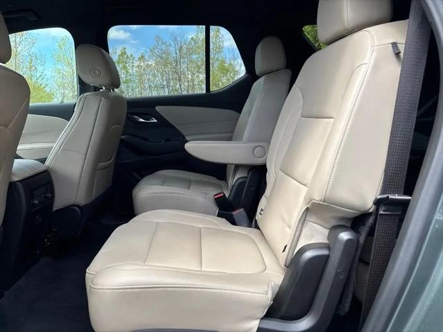 2023 Chevrolet Traverse AWD LT Leather
