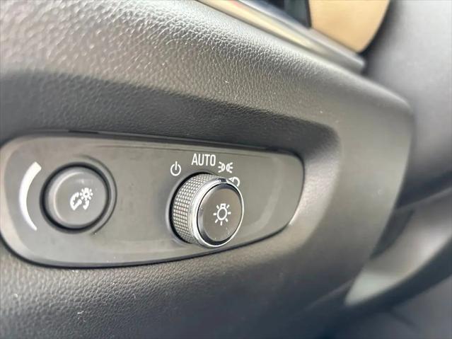 2023 Chevrolet Traverse AWD LT Leather
