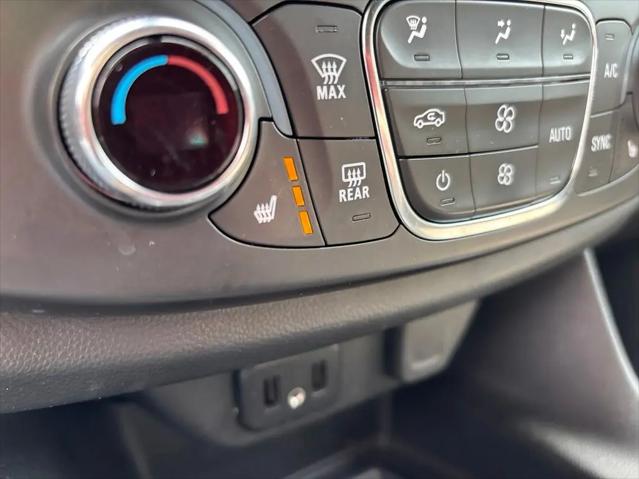 2023 Chevrolet Traverse AWD LT Leather