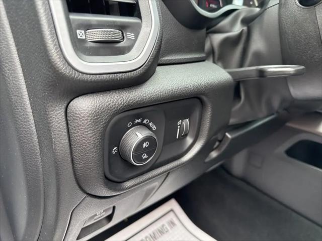 2023 Ram 1500 Big Horn Crew Cab 4x4 5'7" Box
