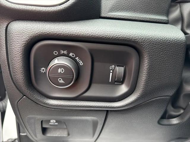 2023 Ram 1500 Big Horn Crew Cab 4x4 5'7" Box
