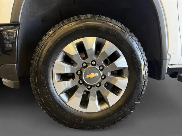 2024 Chevrolet Silverado 2500HD 4WD Double Cab Standard Bed Custom