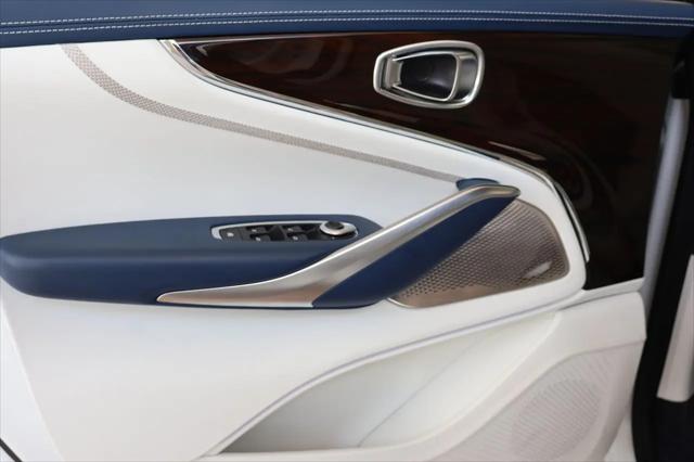 2025 Aston Martin DBX 707