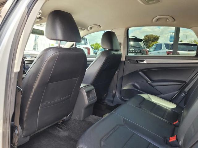 2018 Volkswagen Passat 2.0T R-Line