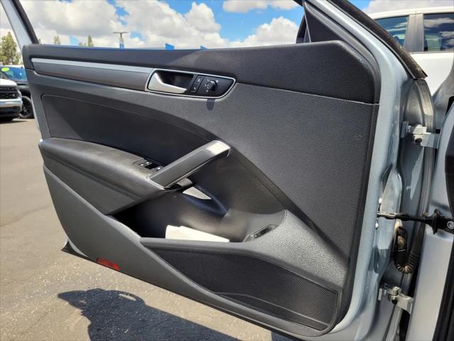 2018 Volkswagen Passat 2.0T R-Line