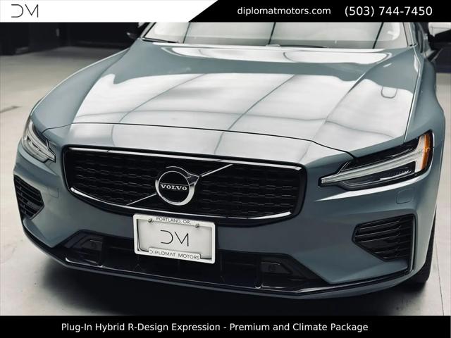 2022 Volvo S60 Recharge T8 R-Design Expression Extended Range