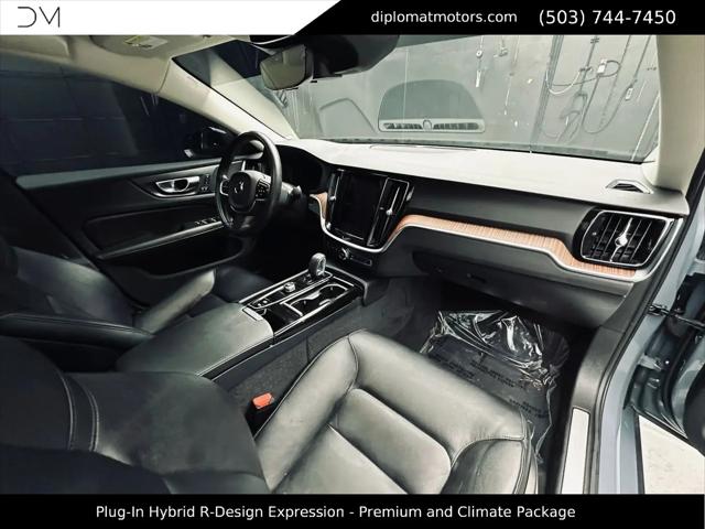 2022 Volvo S60 Recharge T8 R-Design Expression Extended Range