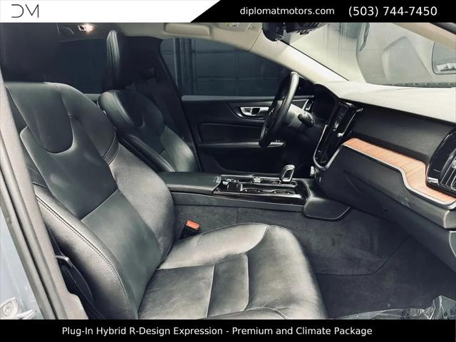 2022 Volvo S60 Recharge T8 R-Design Expression Extended Range