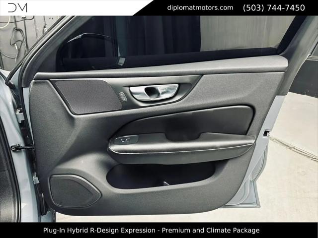2022 Volvo S60 Recharge T8 R-Design Expression Extended Range