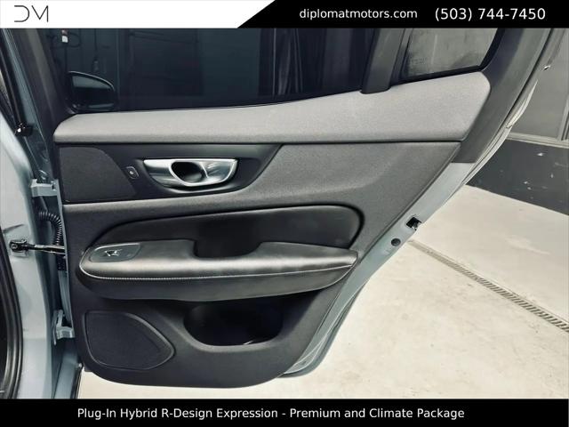 2022 Volvo S60 Recharge T8 R-Design Expression Extended Range