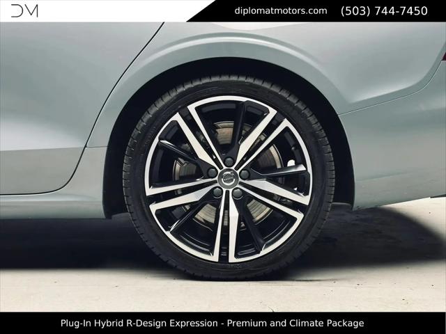 2022 Volvo S60 Recharge T8 R-Design Expression Extended Range