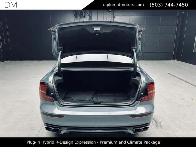 2022 Volvo S60 Recharge T8 R-Design Expression Extended Range