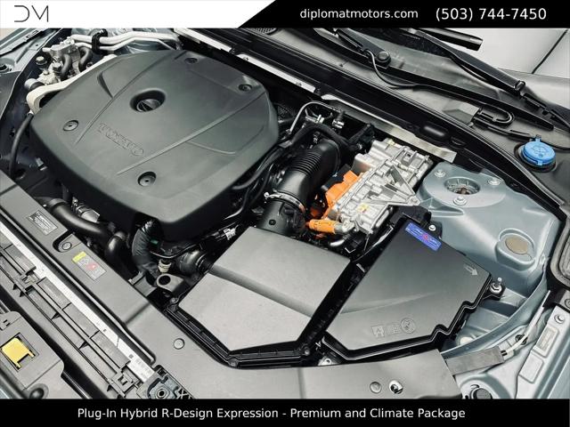 2022 Volvo S60 Recharge T8 R-Design Expression Extended Range