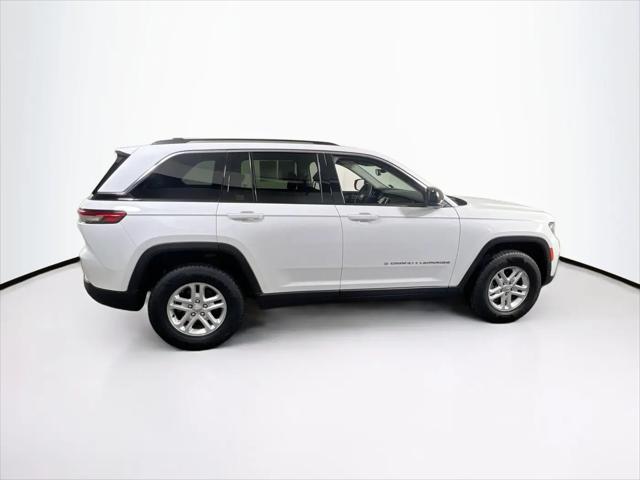 2023 Jeep Grand Cherokee Laredo 4x4