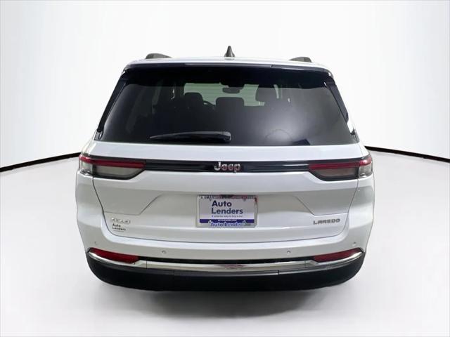 2023 Jeep Grand Cherokee Laredo 4x4