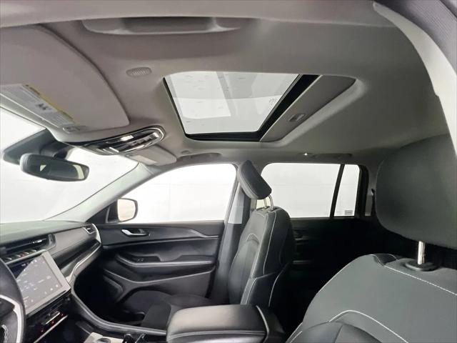 2023 Jeep Grand Cherokee Laredo 4x4