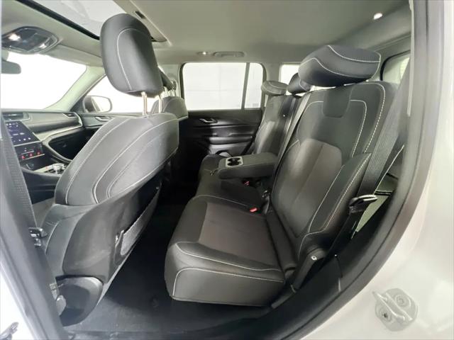 2023 Jeep Grand Cherokee Laredo 4x4