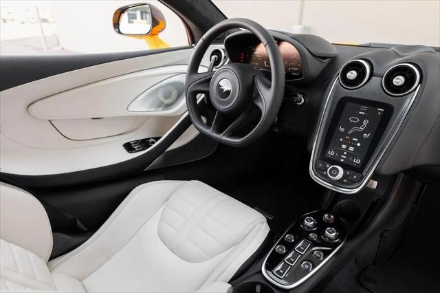 2025 McLaren GT Standard