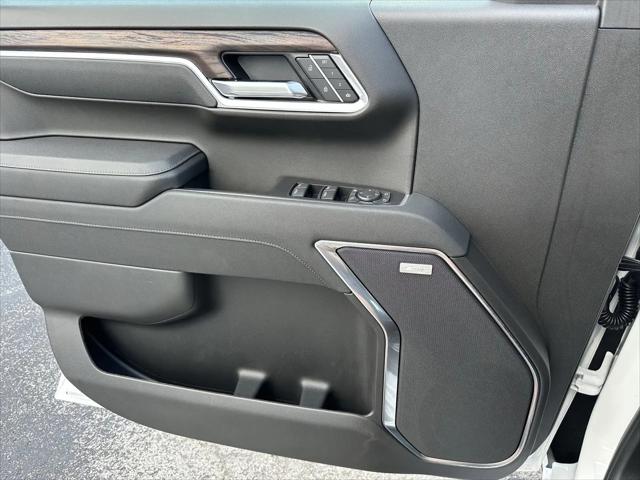 2026 GMC Sierra 1500 Crew Cab, Short Bed, SLT, 4WD