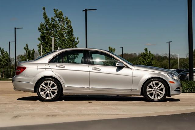 2012 Mercedes-Benz C-CLASS C 300 Luxury 4MATIC