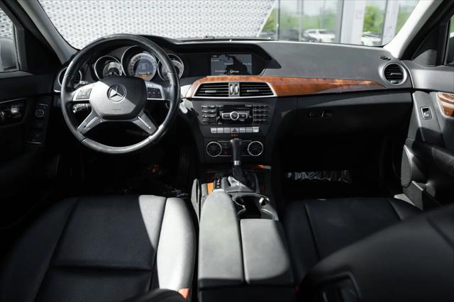 2012 Mercedes-Benz C-CLASS C 300 Luxury 4MATIC