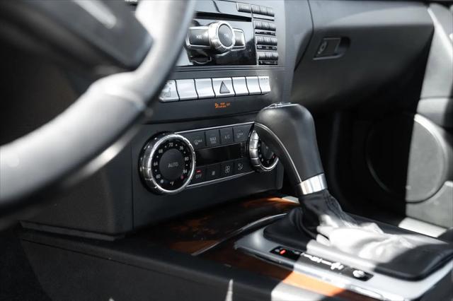 2012 Mercedes-Benz C-CLASS C 300 Luxury 4MATIC
