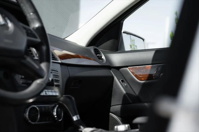 2012 Mercedes-Benz C-CLASS C 300 Luxury 4MATIC