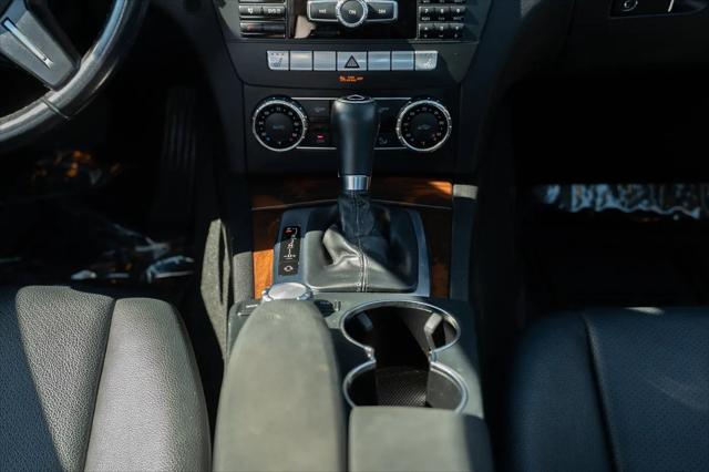 2012 Mercedes-Benz C-CLASS C 300 Luxury 4MATIC