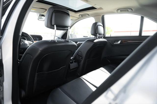2012 Mercedes-Benz C-CLASS C 300 Luxury 4MATIC