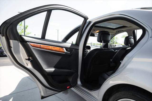 2012 Mercedes-Benz C-CLASS C 300 Luxury 4MATIC