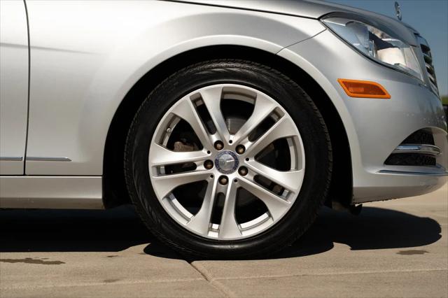 2012 Mercedes-Benz C-CLASS C 300 Luxury 4MATIC
