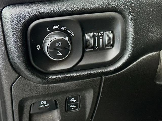 2019 Ram 1500 Laramie Crew Cab 4x4 5'7" Box