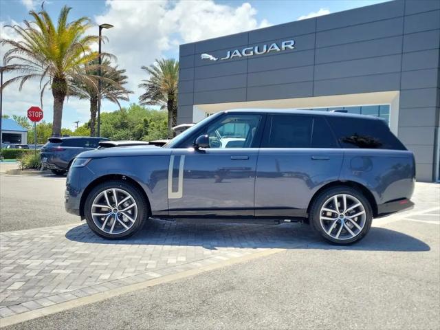 2026 Land Rover Range Rover P550e SE