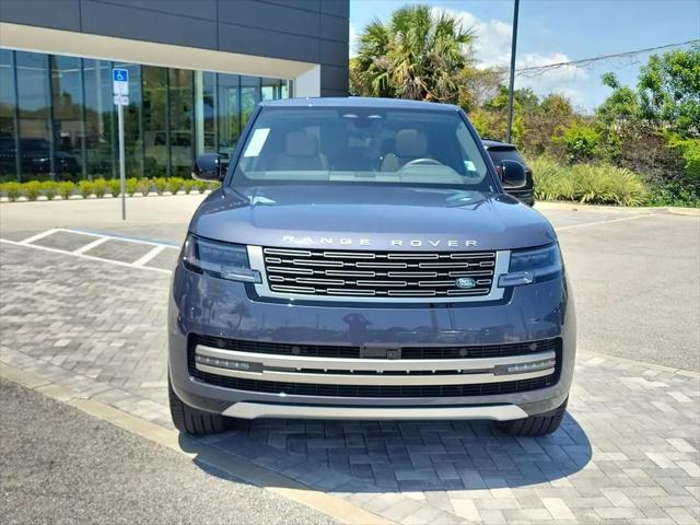 2026 Land Rover Range Rover P550e SE