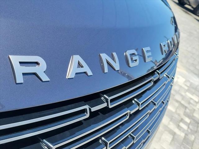 2026 Land Rover Range Rover P550e SE